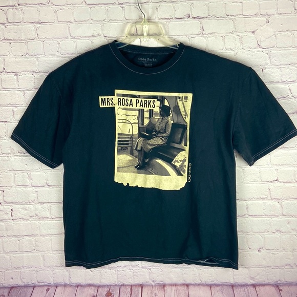 Rosa Parks Other - Mrs. Rosa Parks Men's Black Short Sleeve and Crewneck Graph Tee. Size 2XL